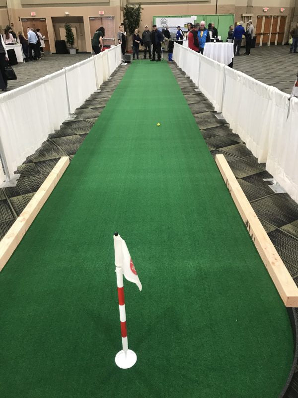 Big Moss: Long Putt 30ft Putting Green