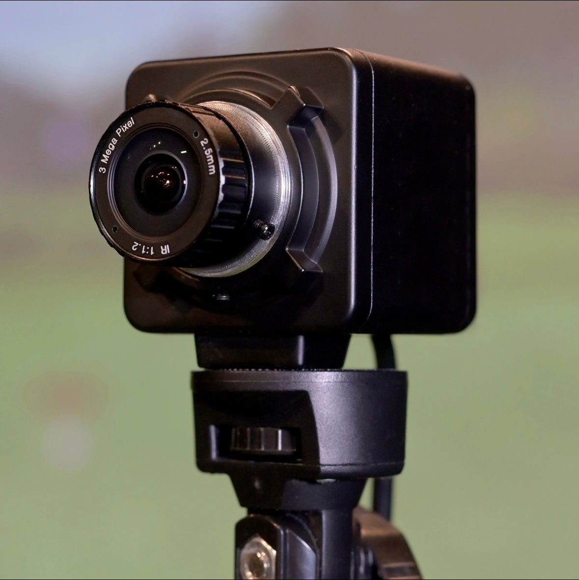 "Carl’s Place Golf Swing Camera mounted for high-speed golf swing recording outdoors - ALLBGT."