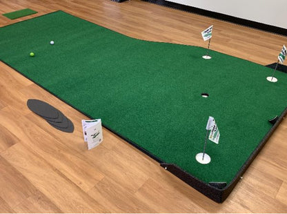 Big Moss: Country Club 610 Putting Green