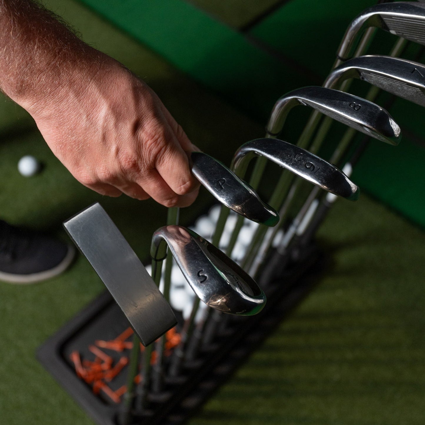 Carl’s Place Golf holder clubhouse classic model - ALLBGT