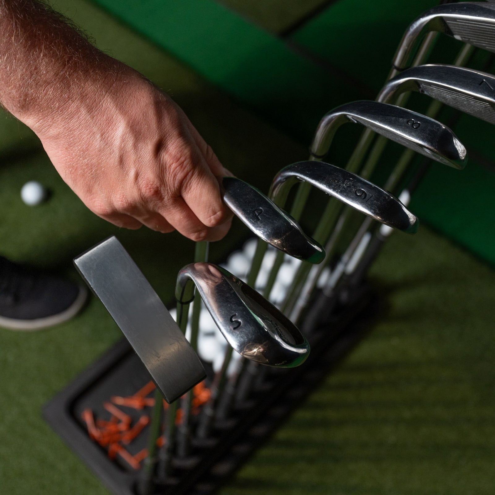 Carl’s Place Golf holder clubhouse classic model - ALLBGT